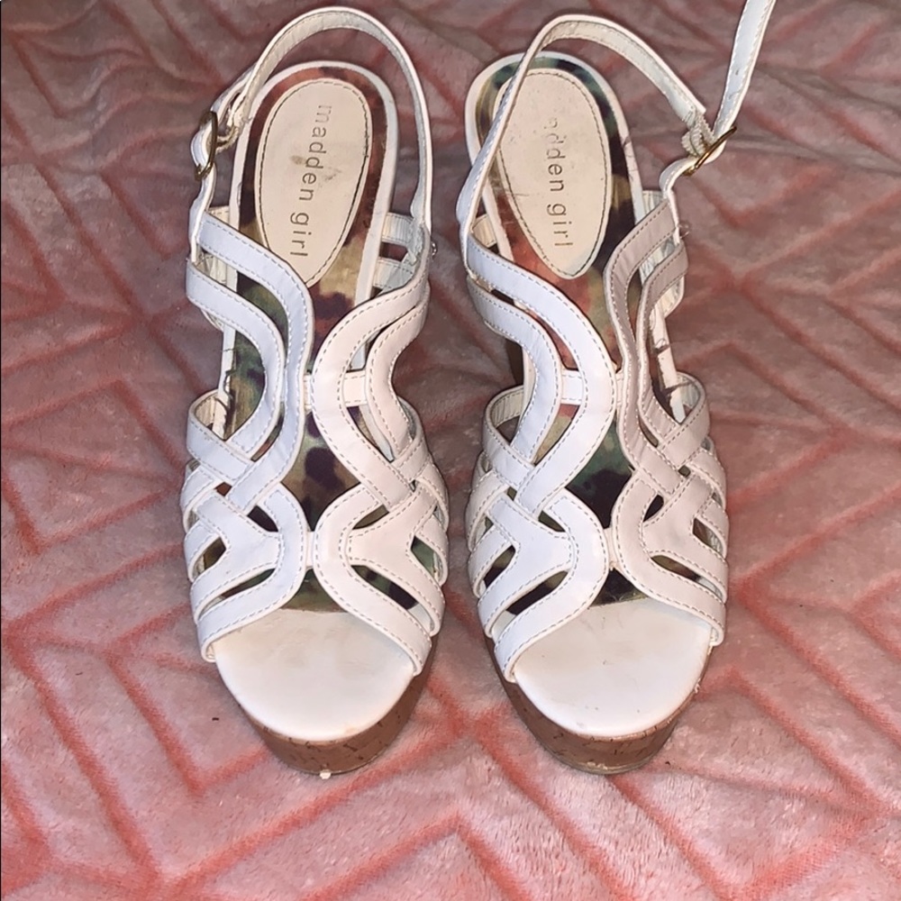 White/cork wedges